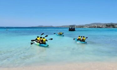 Roatan Kayak for cruise tourists