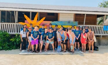 family tour in Roatan